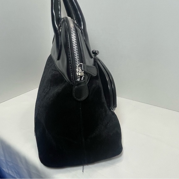 Isaac Mizrahi for Target Black Floral Handbag Satchel. Velvet. Embroidered rose - Picture 6 of 12